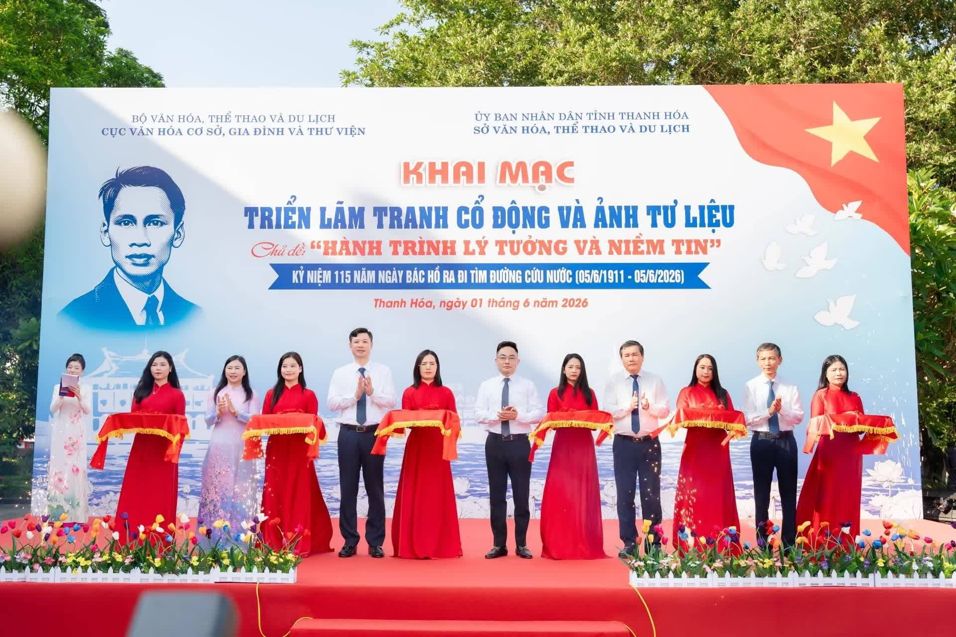 Thanh Hóa: Hàng nghìn lượt người tham quan triển lãm hình ảnh, tư liệu về Bác Hồ