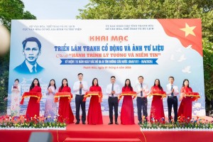 Thanh Hóa: Hàng nghìn lượt người tham quan triển lãm hình ảnh, tư liệu về Bác Hồ