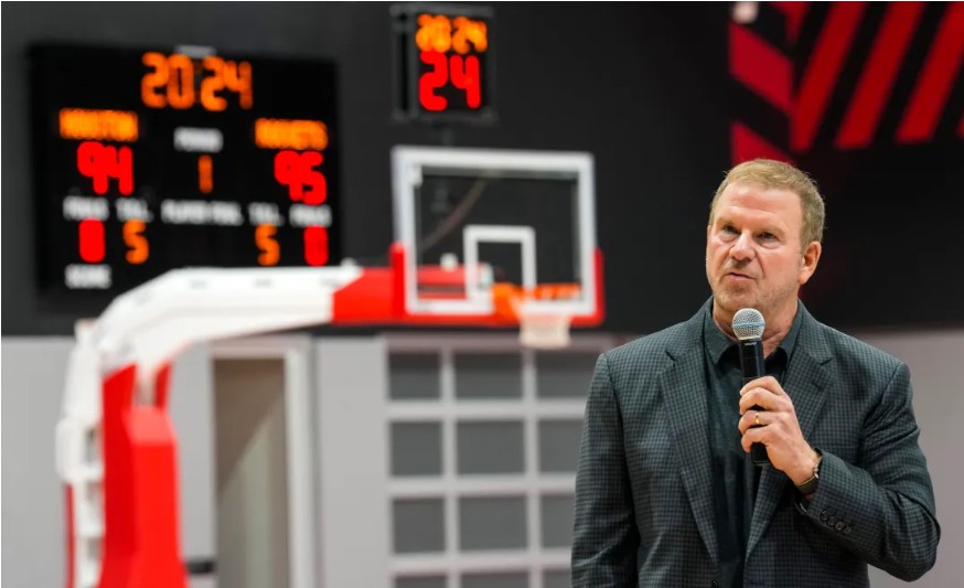 Tilman Fertitta: Tỷ phú kiếm hàng tỷ đô từ những trải nghiệm mà AI không thể thay thế