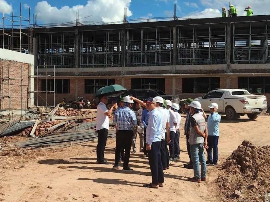 Dự án Trường Phổ thông nội trú liên cấp tiểu học và trung học cơ sở Keng Đu có tổng mức đầu tư hơn 315 tỷ đồng, quy mô xây dựng 43 lớp, hơn 1.086 học sinh.