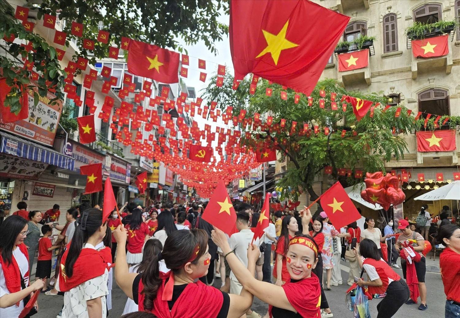 Công đoàn đề xuất tăng nghỉ lễ Quốc khánh lên 4 ngày