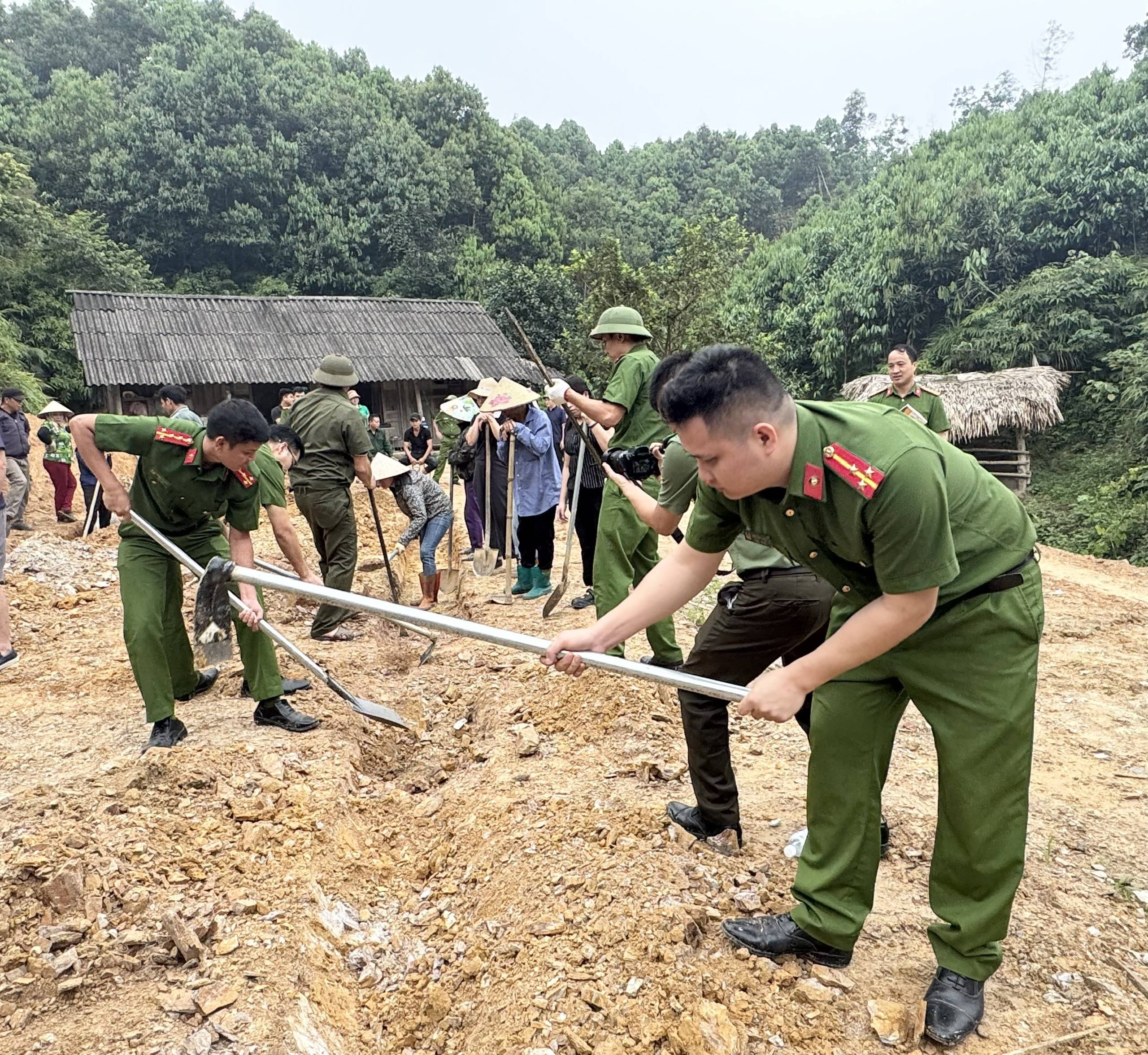 Khơi dậy sức dân và cộng đồng doanh nghiệp từ những mái ấm nhân văn tại Xuân Ái (Lào Cai)