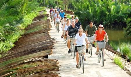 Du lịch Việt Nam tăng tốc mạnh mẽ, liên tiếp xác lập các cột mốc chưa từng có