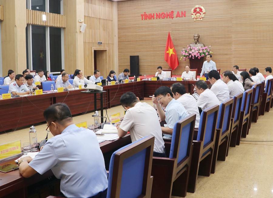 UBND tỉnh Nghệ An họp Phiên thường kỳ tháng 5/2026