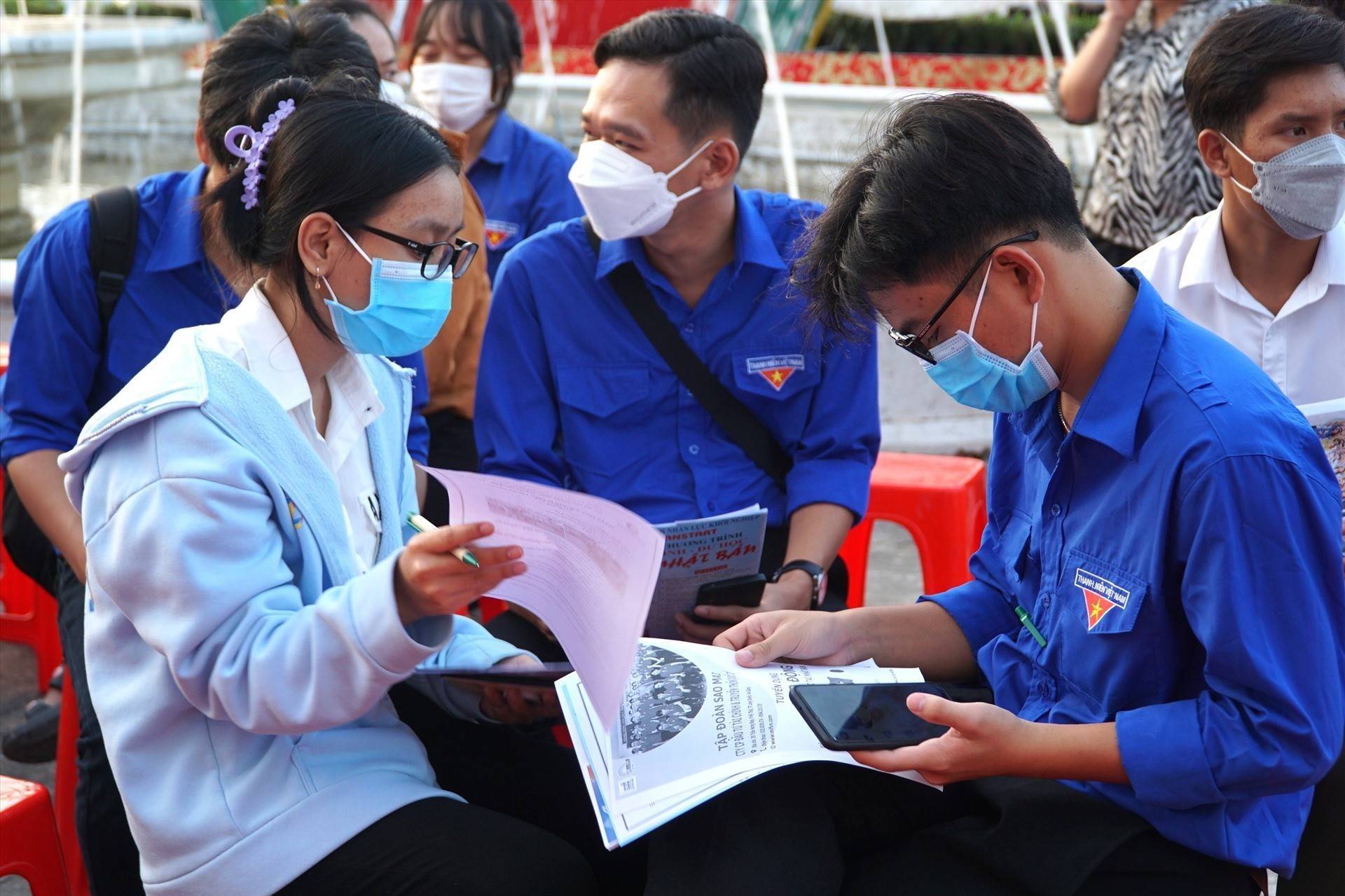 Hà Tĩnh cảnh báo chiêu lừa xuất khẩu lao động: Cài ứng dụng giả, mất sạch tiền trong tài khoản