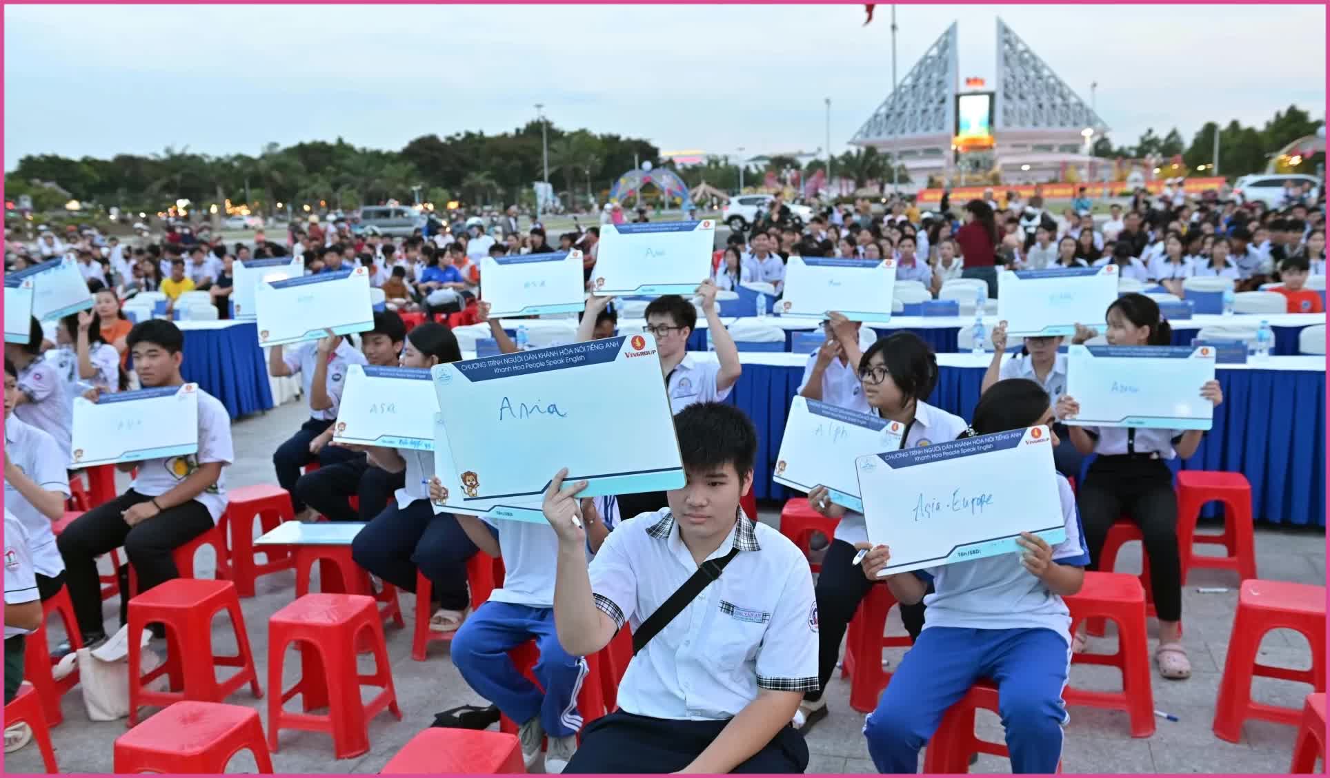 Chương trình Người dân Khánh Hòa nói tiếng Anh trở thành mô hình cộng đồng tiếng Anh lớn nhất Việt Nam