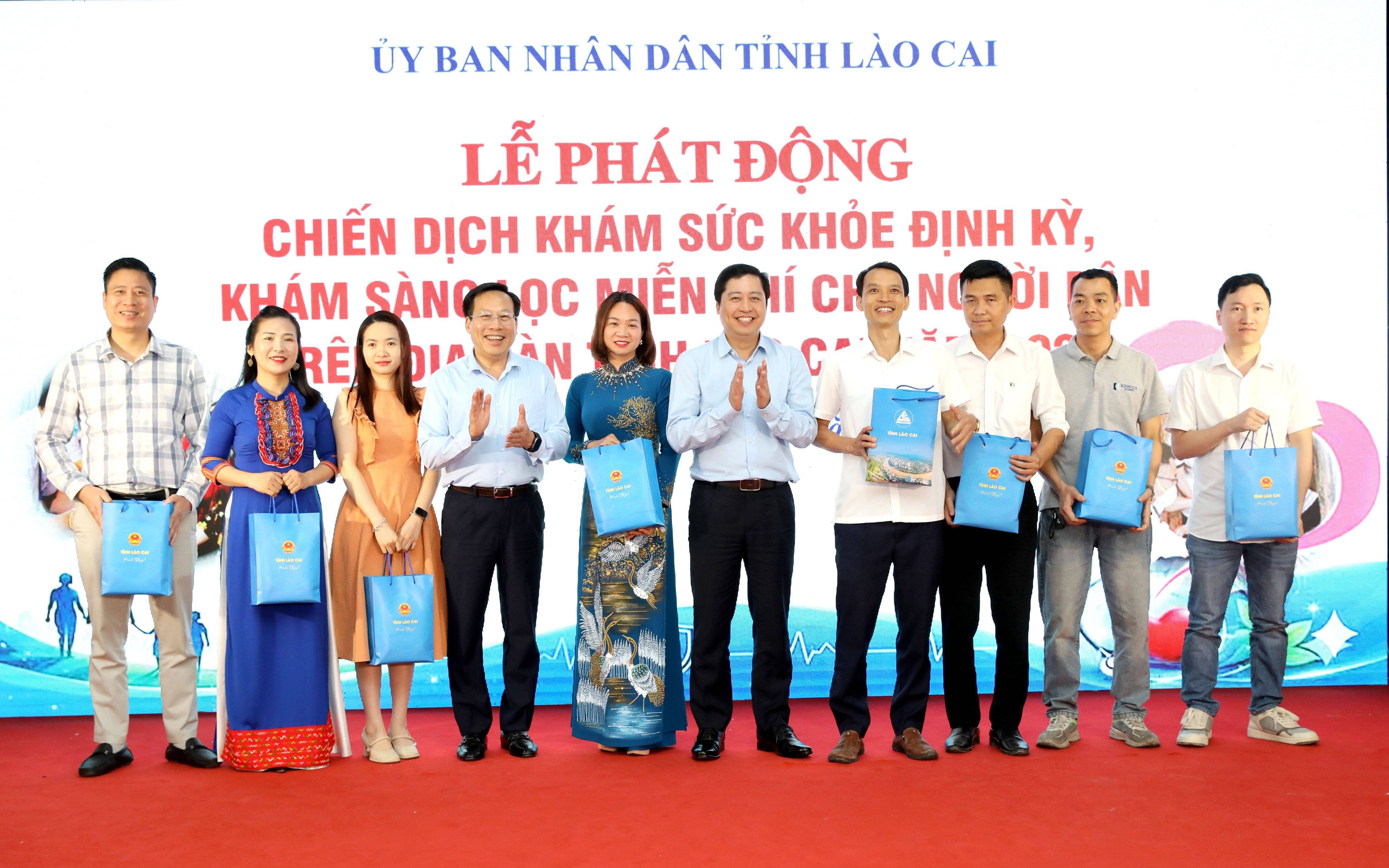 Từ chữa bệnh sang chăm sóc sức khỏe chủ động: Lào Cai triển khai khám miễn phí toàn dân