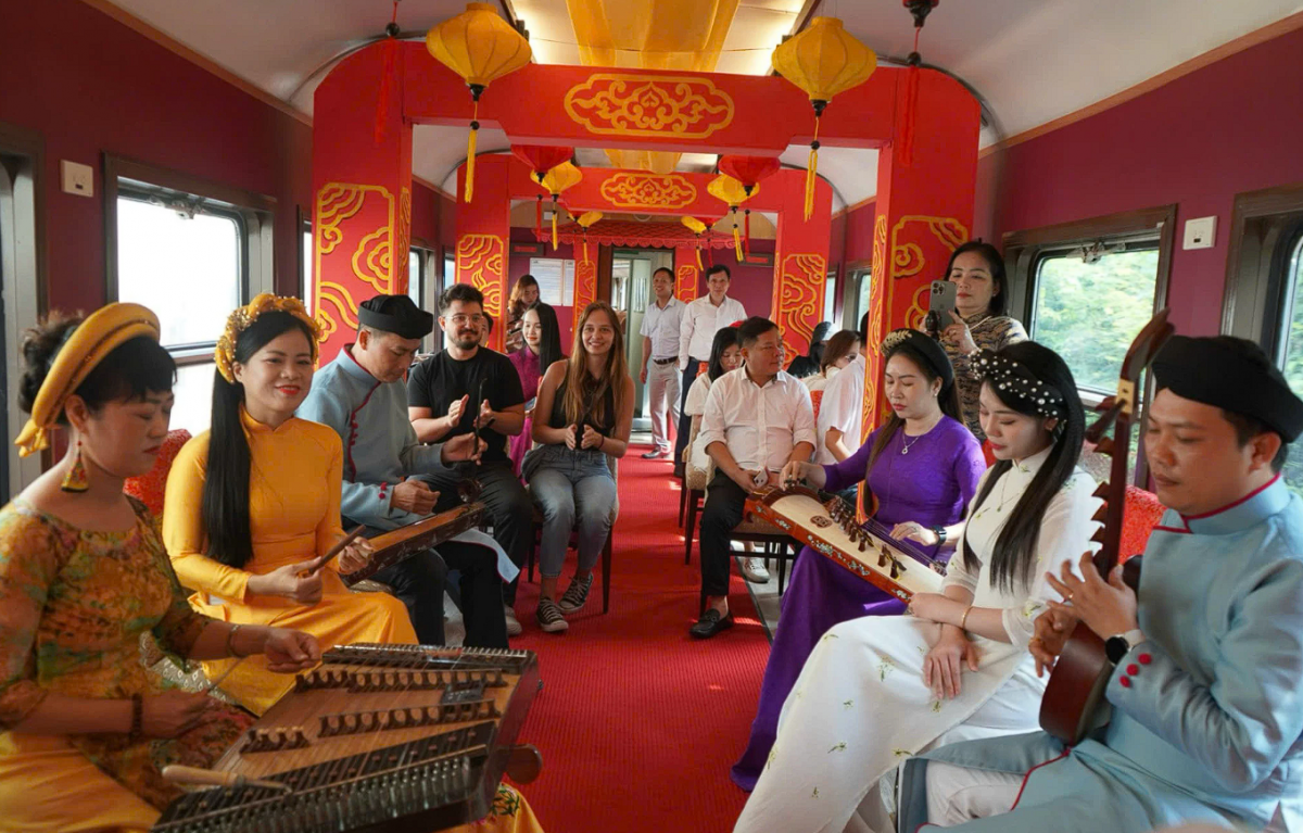 Chuyến tàu di sản Huế - Đà Nẵng và cơ hội mới cho du lịch Quảng Trị