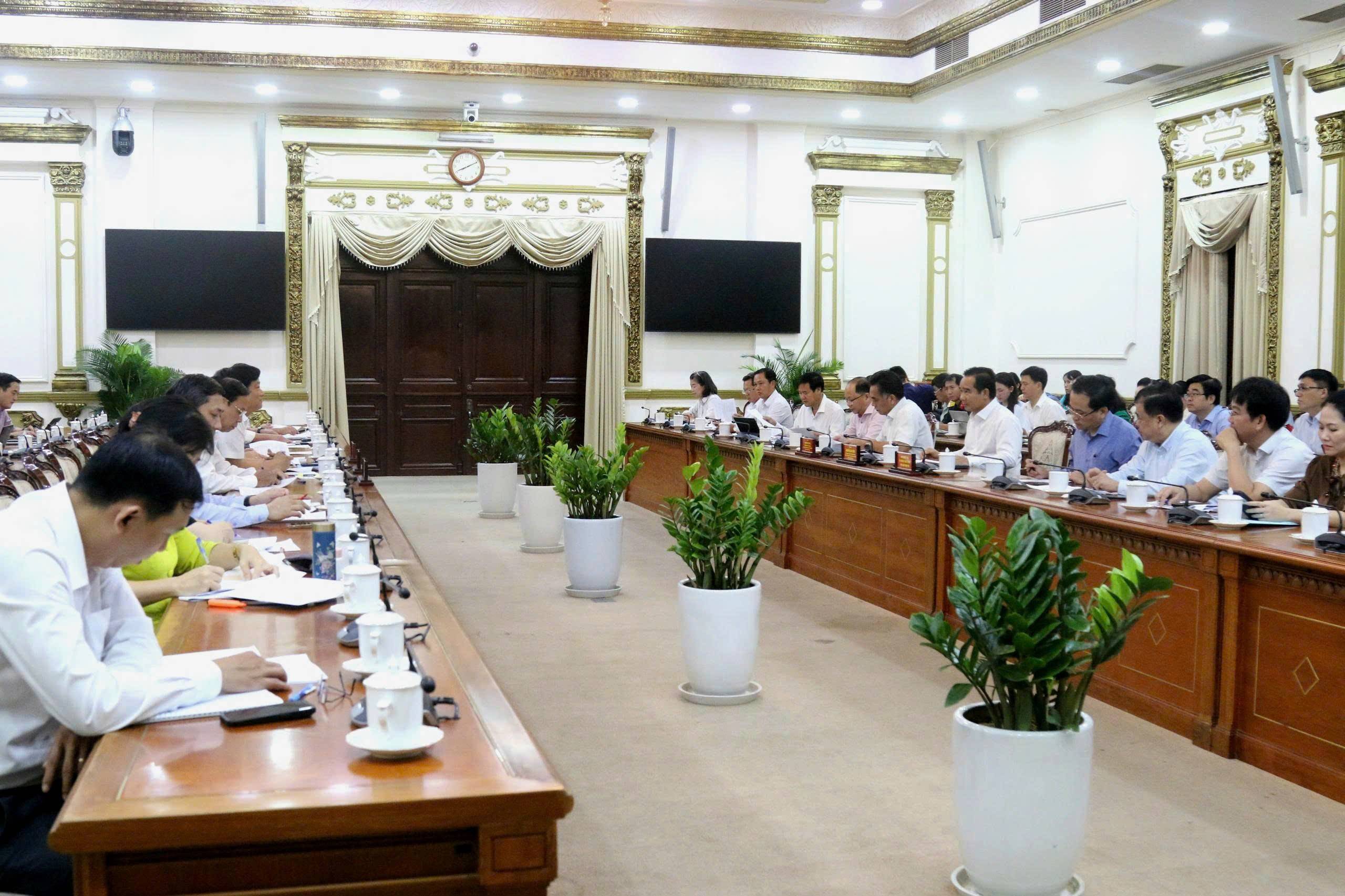 TP. Hồ Chí Minh chuẩn bị kỳ họp giữa năm, tập trung các giải pháp tăng trưởng kinh tế hai con số