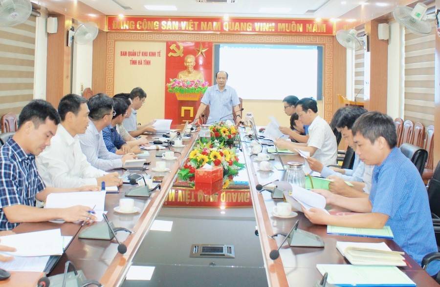 Ban Quản lý Khu kinh tế tỉnh Hà Tĩnh làm việc với Chi nhánh Tổng Công ty Khí Việt Nam - Công ty Cổ phần - Công ty Quản lý Dự án Khí nhằm xem xét, thẩm định nhiệm vụ Quy hoạch chi tiết dự án Kho LNG Bắc Trung Bộ (Kho LNG Vũng Áng), tỷ lệ 1/500. 