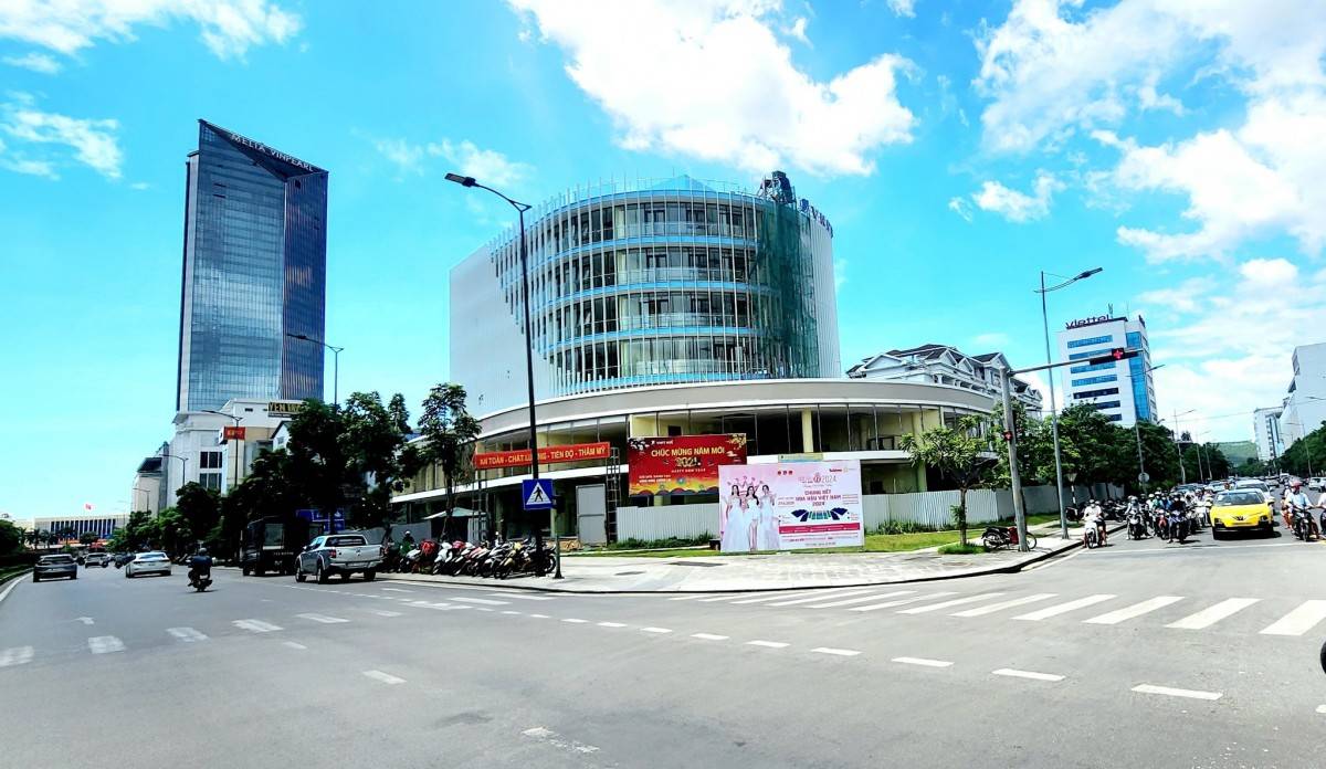 Kết luận thanh tra của Thanh tra TP Huế, VNPT Huế còn tồn tại một số vi phạm trong hoạt động viễn thông, từ việc không thực hiện thông báo khởi công nhiều trạm BTS đến phát triển, quản lý hàng trăm SIM thuê bao không đúng quy định.