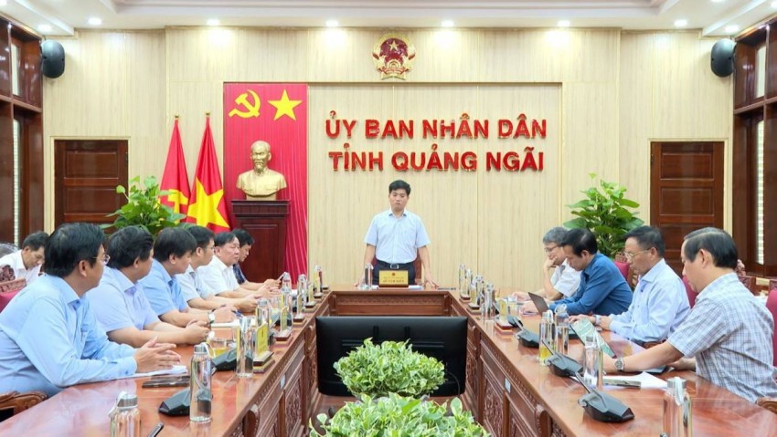 Phó Chủ tịch UBND tỉnh Đỗ Tâm Hiển chủ trì cuộc họp
