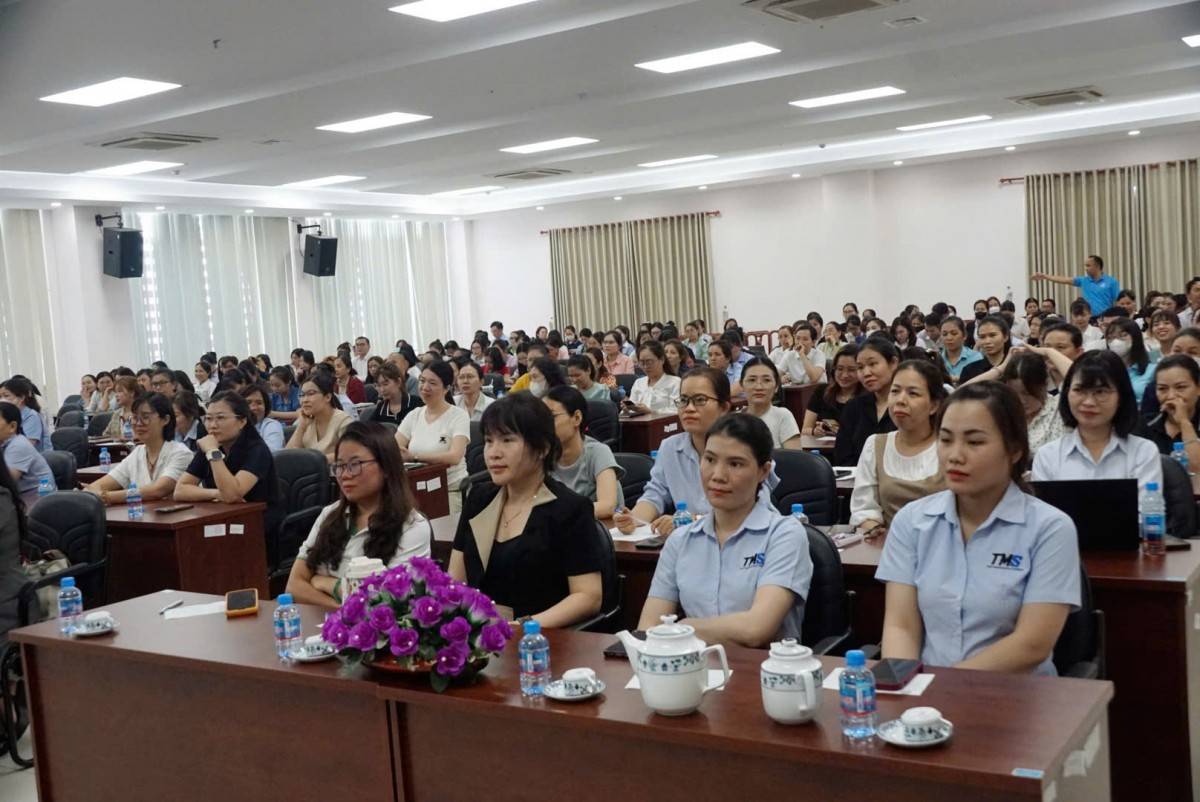 Quang cảnh hội nghị