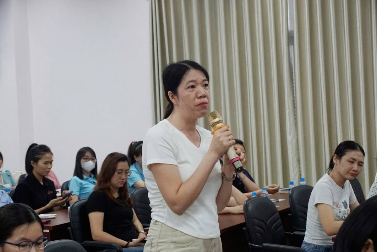 Doanh nghiệp phát biểu ý kiến tại hội nghị