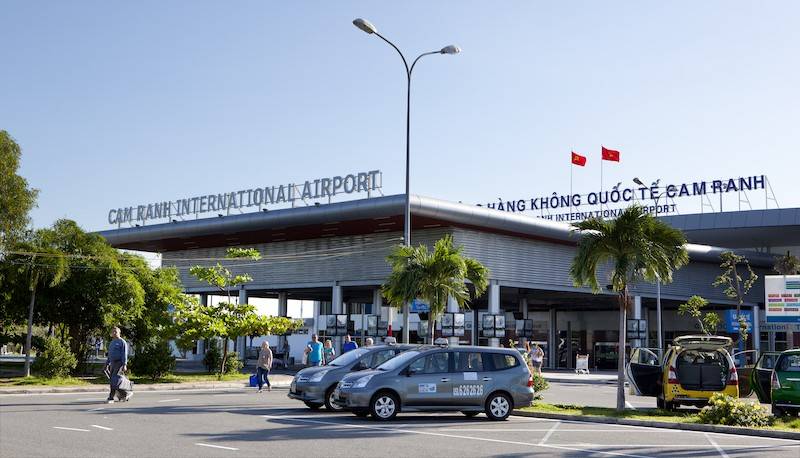 Sân bay Quốc tế Cam Ranh - Khánh Hòa là một trong những cảng hàng không cỡ lớn, đáp ứng nhu cầu đi lại của đông đảo hành khách trong và ngoài nước.