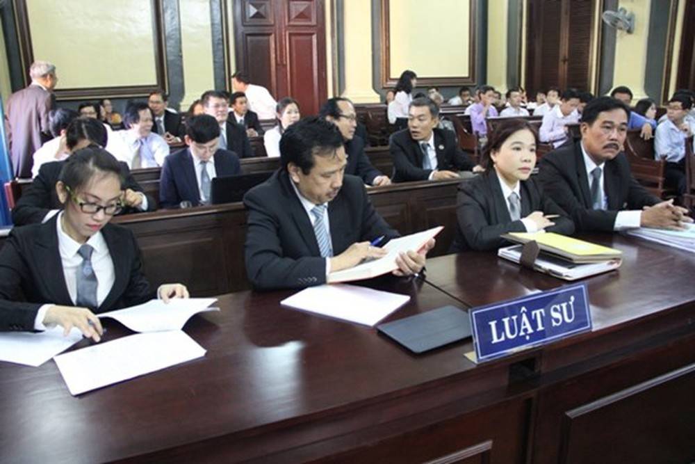 Trong hoạt động tố tụng hình sự, Luật sư đóng vai trò hết sức quan trọng, góp phần tìm ra sự thật khách quan của vụ án; tránh oan, sai; công lý được thực thi đúng pháp luật; quyền con người được bảo đảm. 