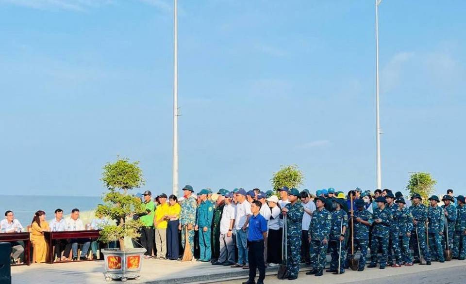 Lâm Đồng: Phường Mũi Né ra quân hưởng ứng phong trào bảo vệ môi trường, xây dựng đô thị xanh - sạch - đẹp