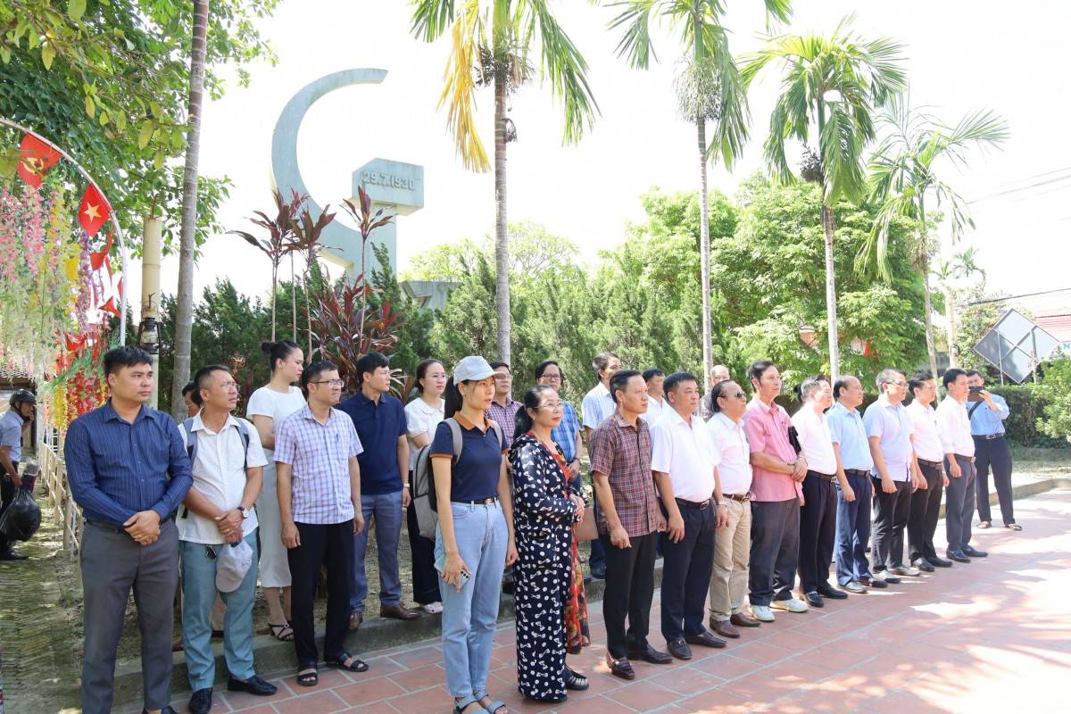 Thanh Hóa: Đưa phóng viên báo chí đi tác nghiệp tại “địa chỉ đỏ” di tích cách mạng Yên Trường