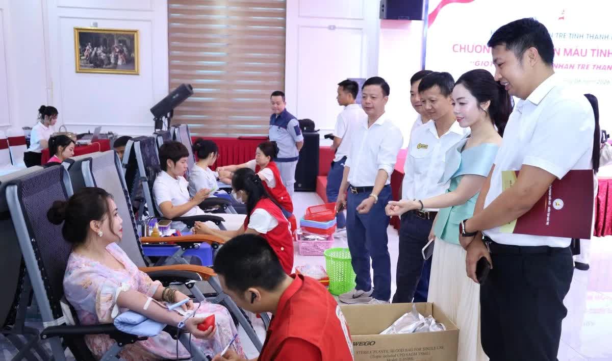 “Giọt hồng Doanh nhân trẻ Thanh Hóa” đã thu được hơn 150 đơn vị máu, kịp thời bổ sung vào ngân hàng máu, phục vụ cứu chữa bệnh nhân.