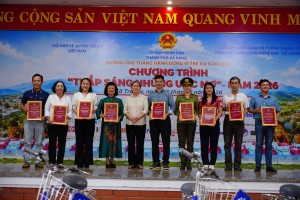 “Thắp sáng những ước mơ” lan tỏa yêu thương, hỗ trợ hàng trăm trẻ em khó khăn tại Trà My, Đà Nẵng