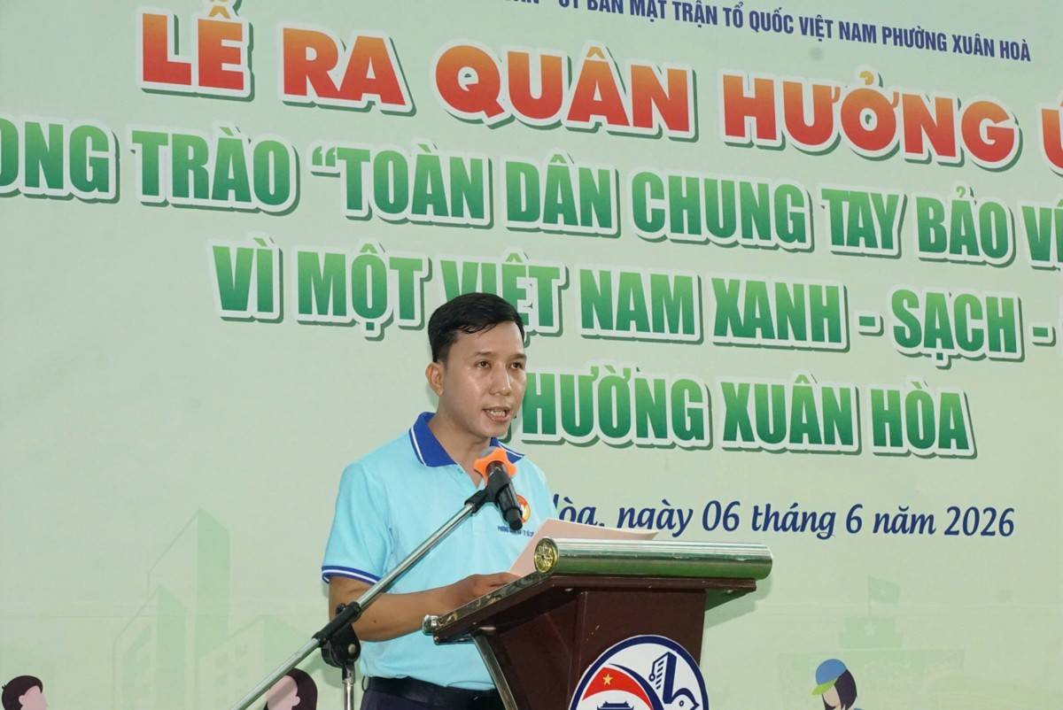 ông Trần Nguyên Phong, Chủ tịch Ủy ban MTTQ Việt Nam phường Xuân Hòa đã đọc lời kêu gọi hưởng ứng phong trào thi đua do Đoàn Chủ tịch Ủy ban Trung ương MTTQ Việt Nam phát động