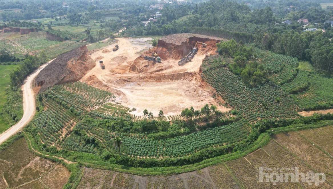 Thiếu mỏ đất, giá vật liệu leo thang: Nhà thầu Phú Thọ gánh thêm áp lực thi công