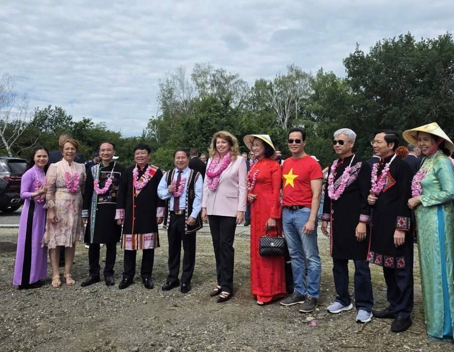 Lai Châu quảng bá tiềm năng du lịch, nông nghiệp tại Lễ hội Hoa hồng Kazanlak 2026
