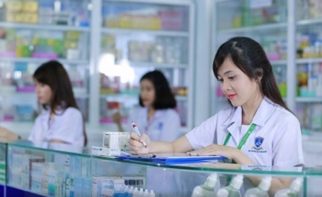 Trong tháng 6-2026, Chính phủ yêu cầu phải hoàn thành rà soát hệ thống phân phối thuốc, cắt giảm khâu trung gian để giảm chi phí cho người dân, xã hội.