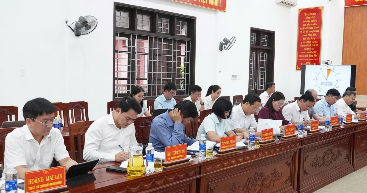 Quảng Trị đẩy nhanh giải ngân đầu tư công, hoàn thiện hạ tầng và chuyển đổi số ở cơ sở