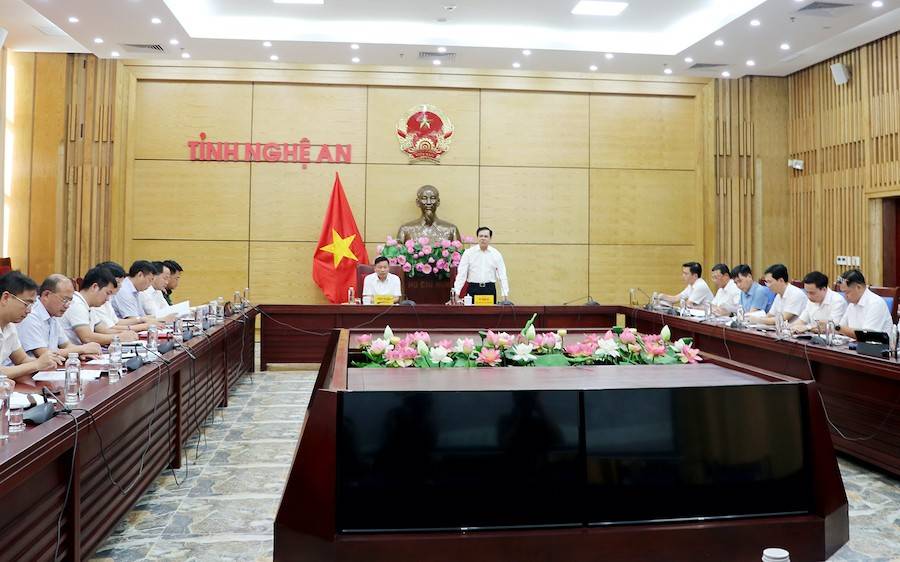 UBND tỉnh Nghệ An tổ chức cuộc họp về tiến độ thực hiện công tác bồi thường, hỗ trợ và tái định cư Dự án kéo dài đường cất hạ cánh Cảng hàng không quốc tế Vinh.