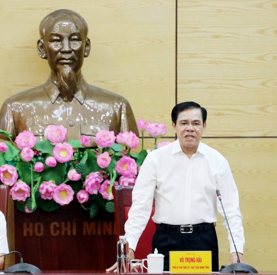 Chủ tịch UBND tỉnh Nghệ An Võ Trọng Hải phát biểu kết luận cuộc họp