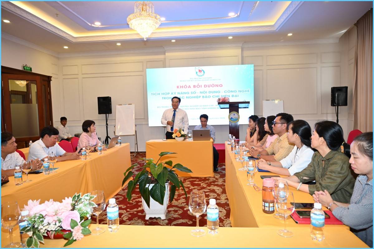 Hội Nhà báo tỉnh Khánh Hòa tổ chức lớp bồi dưỡng Nghiệp vụ báo chí