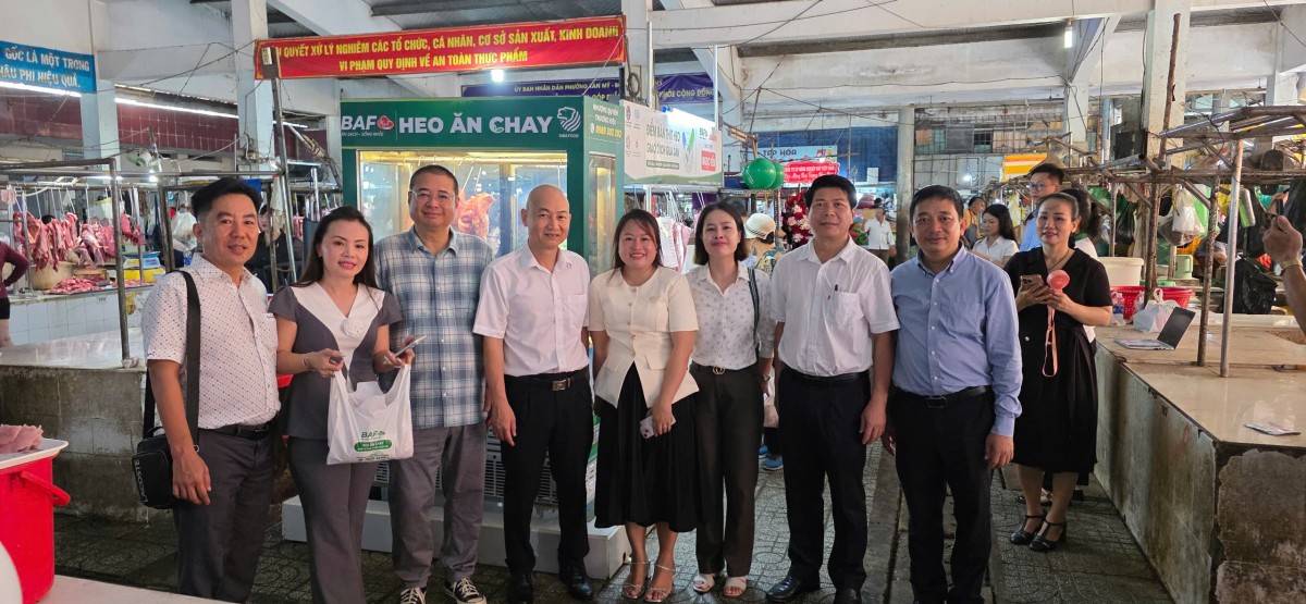 Sở Công thương TP.HCM khai trương hai điểm bán thịt heo gắn tích xanh trách nhiệm