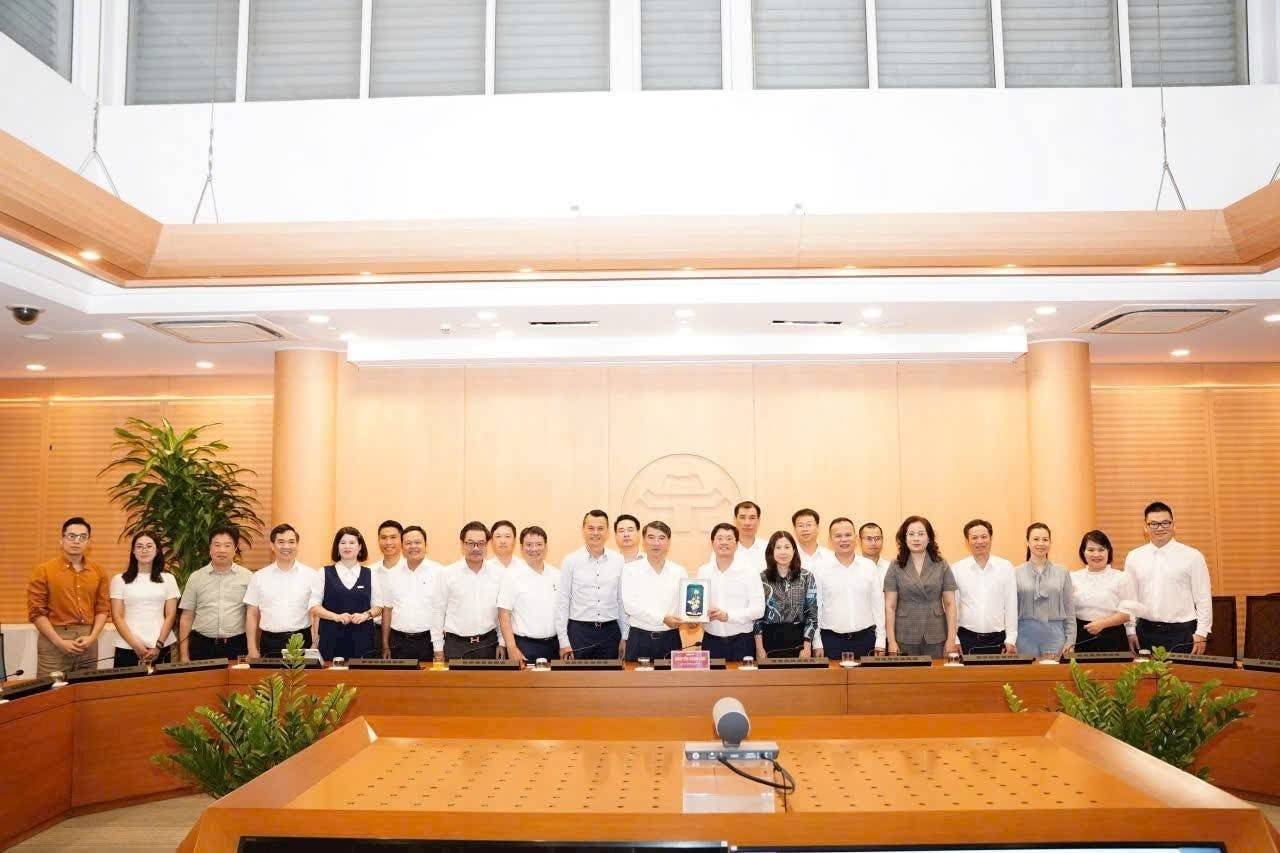 Hà Nội thiết lập kênh đối thoại định kỳ với doanh nghiệp, thúc đẩy động lực tăng trưởng mới