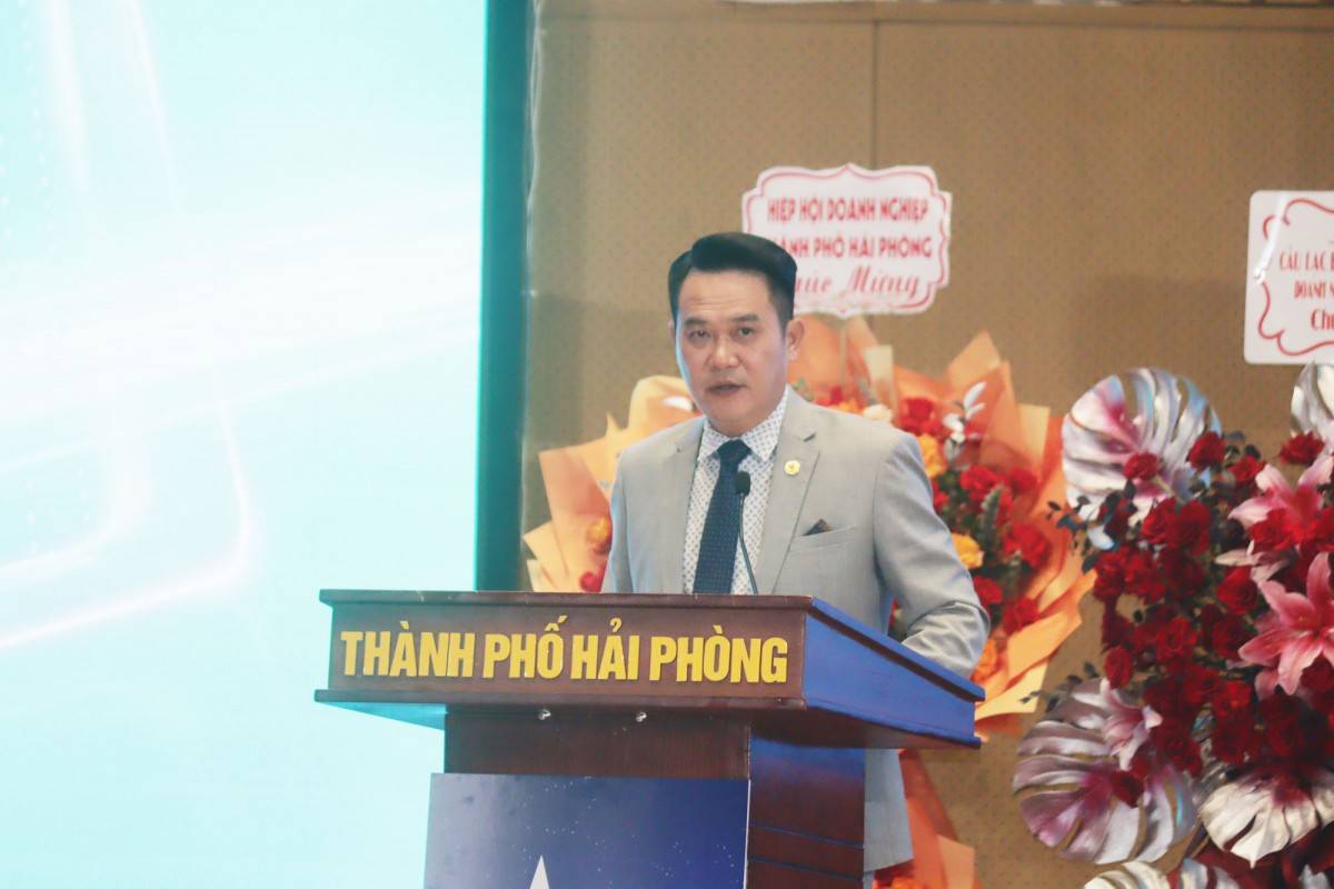 Ông Đặng Hồng Anh, Chủ tịch Hội Doanh nhân trẻ Việt Nam, Chủ tịch Diễn đàn Kinh tế tư nhân Việt Nam 2026 phát biểu khai mạc Diễn đàn.