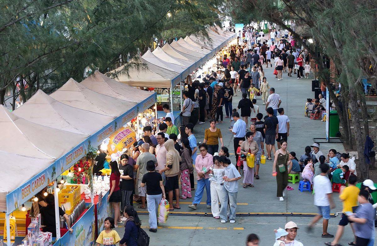 Không khí trong lành cùng đa dạng hoạt động trải nghiệm giúp Cần Giờ trở thành điểm hẹn quen thuộc của nhiều du khách
