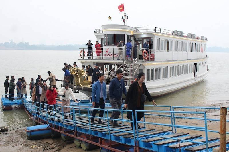 Sở Khoa học và Công nghệ tỉnh Nghệ An tổ chức Đoàn khảo sát, đánh giá tuyến du lịch ven sông Lam để tìm giải pháp “đánh thức” tiềm năng du lịch nơi vùng đất sơn thuỷ hữu tình này