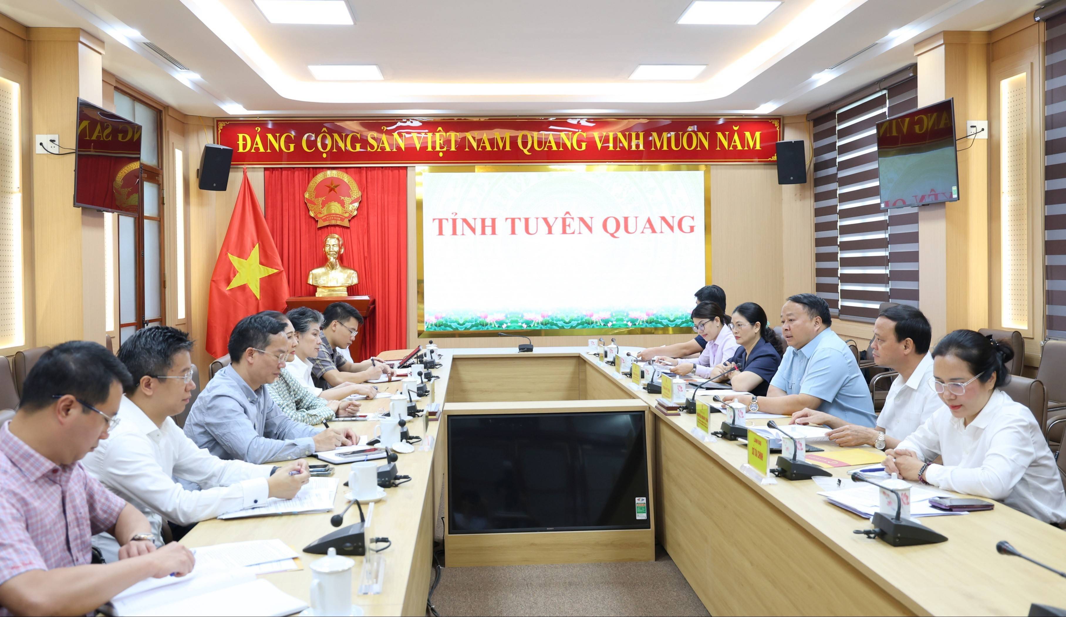 Tuyên Quang đồng hành tháo gỡ vướng mắc cho Dự án khách sạn Nam Cường tại Đồng Văn