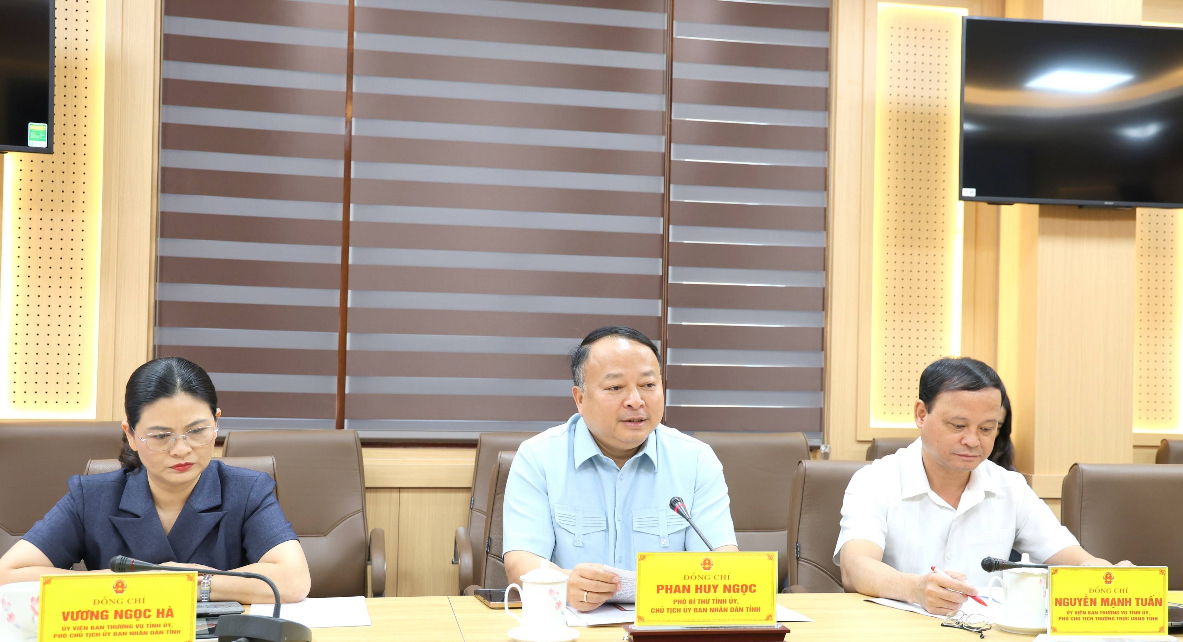 Phát biểu kết luận buổi làm việc, Chủ tịch UBND tỉnh Tuyên Quang Phan Huy Ngọc