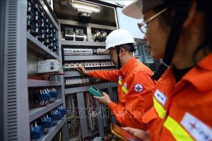 Điện giờ cao điểm: Hộ gia đình không ảnh hưởng, doanh nghiệp dịch chuyển ca sản xuất