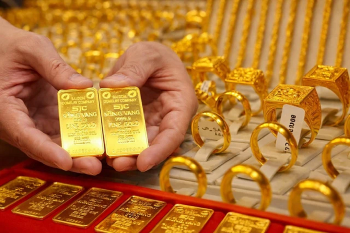 Giá vàng lao dốc, nhà đầu tư có nên bắt đáy?