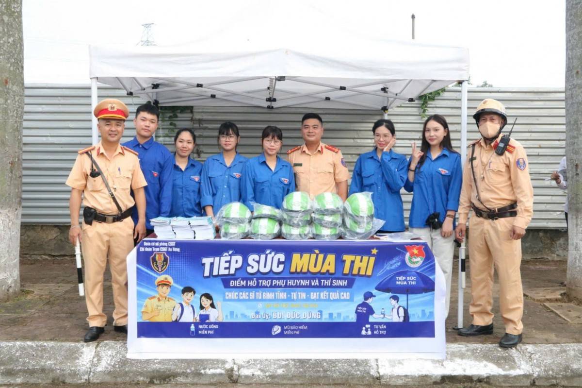 Tại điểm thi THPT Hàng Hải và điểm thi trường THPT Đồng Hòa (phường Kiến An), ảnh do chuyên đề An ninh HP cung cấp