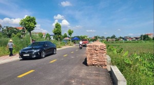 Giá đất vùng ven Hà Nội lao dốc, nhà đầu tư cắt lỗ hàng tỷ đồng