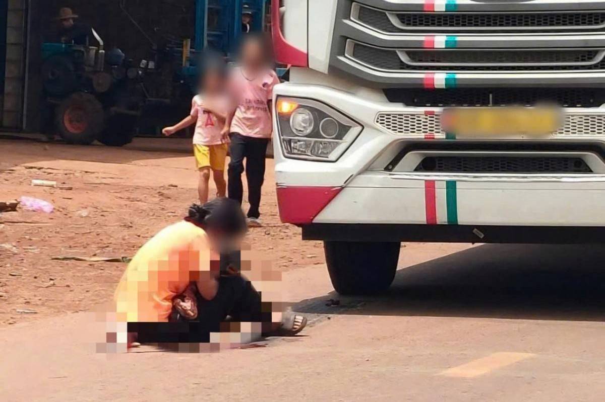 Đắk Lắk: Cháu bé 3 tuổi chạy qua đường tử vong dưới bánh xe tải