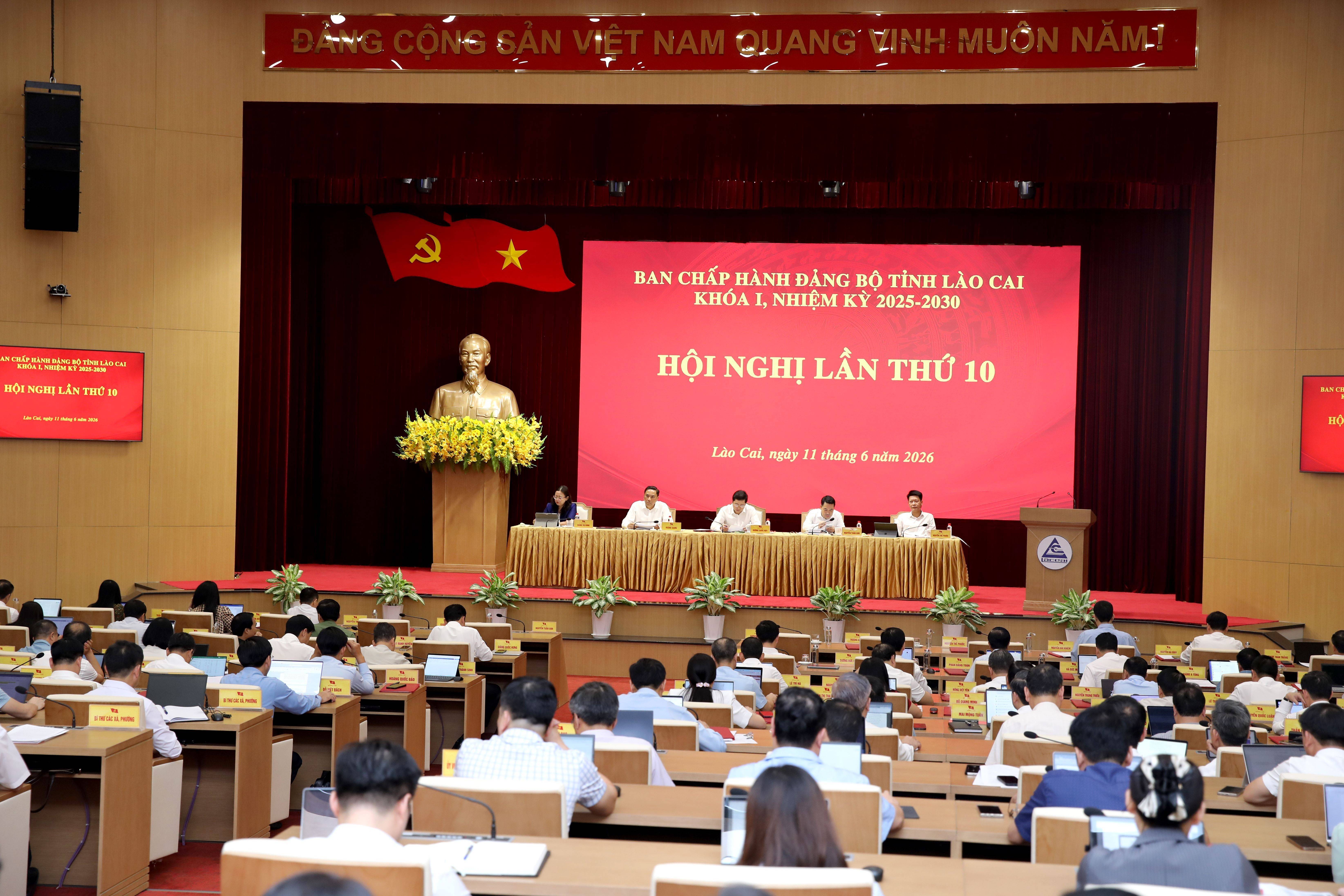 Lào Cai tập trung tháo gỡ điểm nghẽn, phấn đấu hoàn thành cao nhất mục tiêu năm 2026