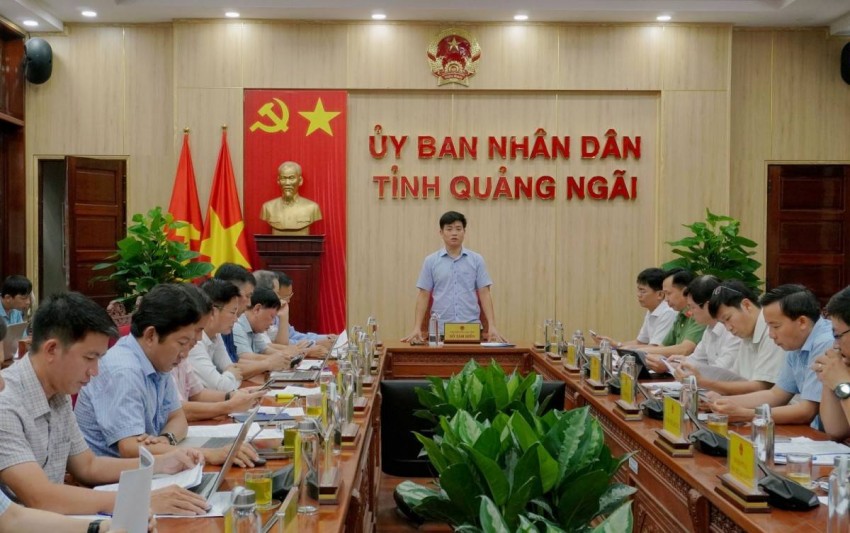 Phó Chủ tịch UBND tỉnh Đỗ Tâm Hiển chủ trì cuộc họp