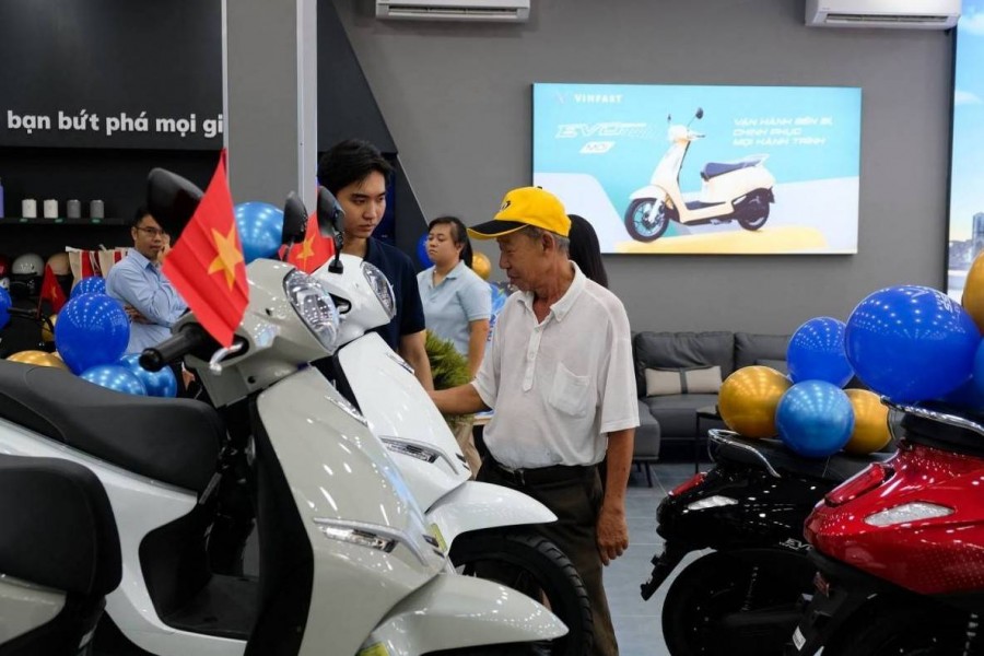 Xe máy điện VinFast bùng nổ với 66 đại lý mở đồng loạt, người dùng hồ hởi khi dịch vụ hậu mãi 5 sao “đến tận cửa nhà”