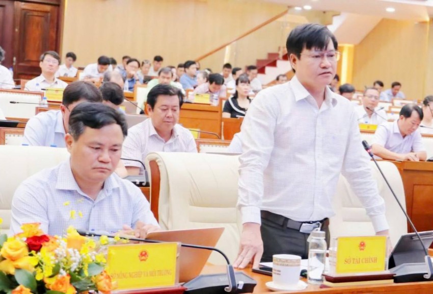 Đại diện các sở, ngành đã trực tiếp trao đổi, giải đáp nhiều nội dung thuộc thẩm quyền; đồng thời ghi nhận các vấn đề cần tiếp tục xem xét, xử lý.