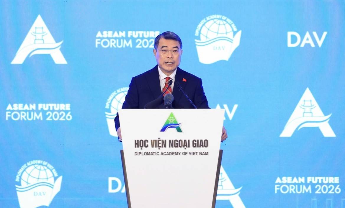 Thủ tướng Lê Minh Hưng nhấn mạnh trong bối cảnh thế giới biến đổi sâu sắc, ASEAN không chỉ cần thích ứng mà còn phải chủ động định hình tương lai của chính mình. Thủ tướng đề xuất ba định hướng chiến lược lớn, trong đó đặt trọng tâm vào mục tiêu xây dựng ASEAN thành một “cộng đồng thực sự của người dân”. 