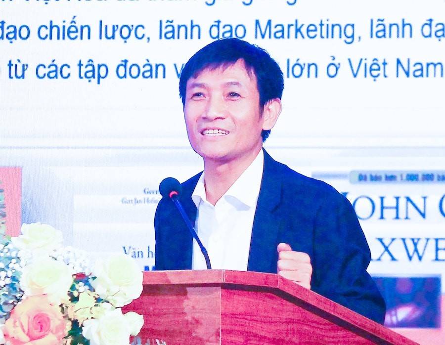 TS. Đinh Việt Hòa - Chủ tịch Hiệp hội Khởi nghiệp Quốc gia tham luận tại hội thảo